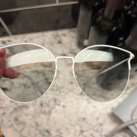 Balenciaga white metal sunglasses BALENCIAGA - 0316s Invisible Metal Sunglasses Balenciaga main image 3